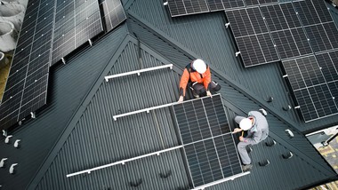 już postanowione. fotowoltaika na dachach będzie przymusowa. kto panel