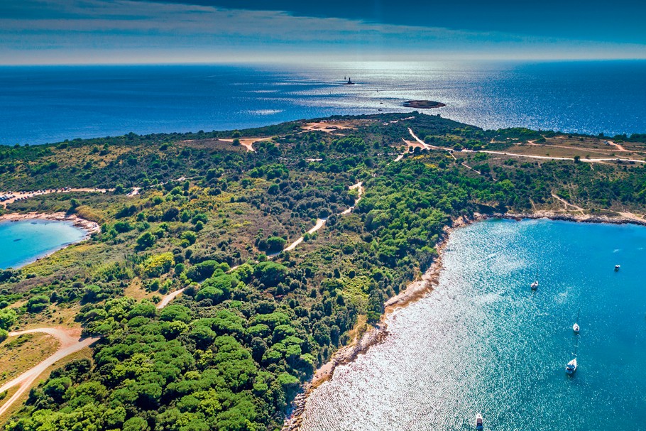 Pula to najbardziej… niechorwackie miasto w Chorwacji. W architekturze miejscowości widać wpływy włoskie.