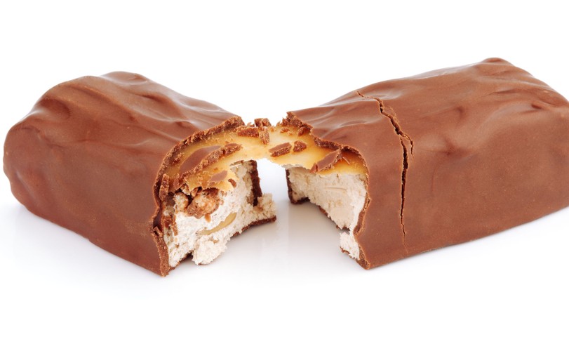 Snikers (48 g) – 245 kcal