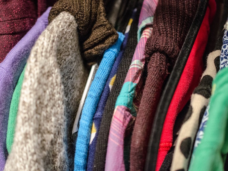 7 reasons why your clothes stink even after washing