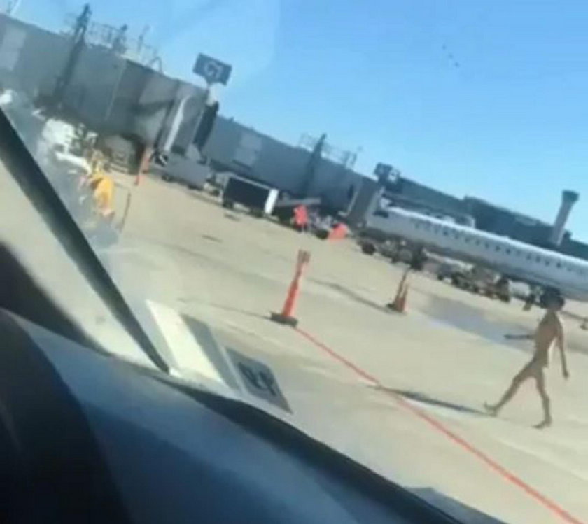 USA: Spacerował nagi po lotnisku w Chicago. Jest film