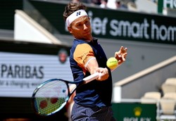 Ruud awansował do trzeciej rundy turnieju w Paryżu