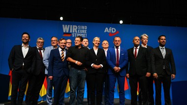 niemiecki poseł żąda reparacji od polski. domaga się 1,3 bln euro