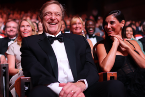 John Goodman i włoska aktorka Francesca Chillemi, członkowie jury Festival de Télévision w Monte Carlo na gali zamknięcia, 20 czerwca 2023 r.