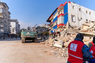 Koszt zniszczeń w wyniku trzęsienia ziemi w Turcji przekroczy 100 miliardów dolarów