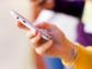 UKE: Tylko 4 proc. Polaków nie korzysta z telefonu i internetu