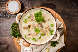 Pyszny obiad na wtorek. Podajemy przepis, Ty gotujesz. Pieczarkowa z kurczakiem