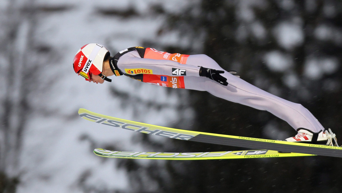Podczas drugiego treningu przed niedzielnym konkursem Turnieju Czterech Skoczni w Garmisch-Partenkirchen po raz kolejny najlepiej z Polaków zaprezentował się Maciej Kot (125,5 m). Ponownie nie udała się próba Kamila Stocha i Piotra Żyły.