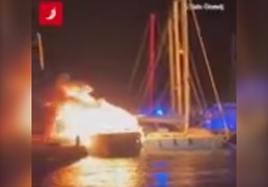 Izgorela jahta, Biograd na moru