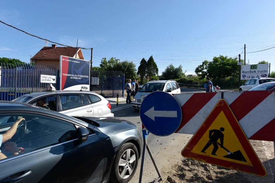 Radovi ispred stanice