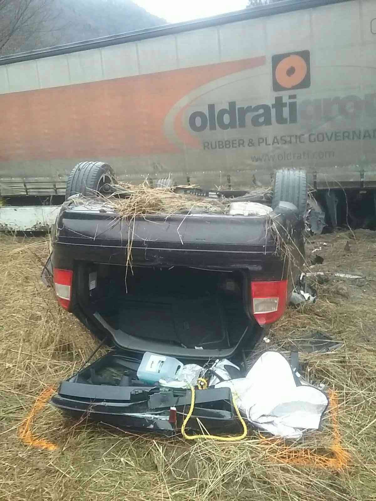 Pri nehode pod Strečnom prešiel kamión do protismeru, vodič mal v dychu alkohol.