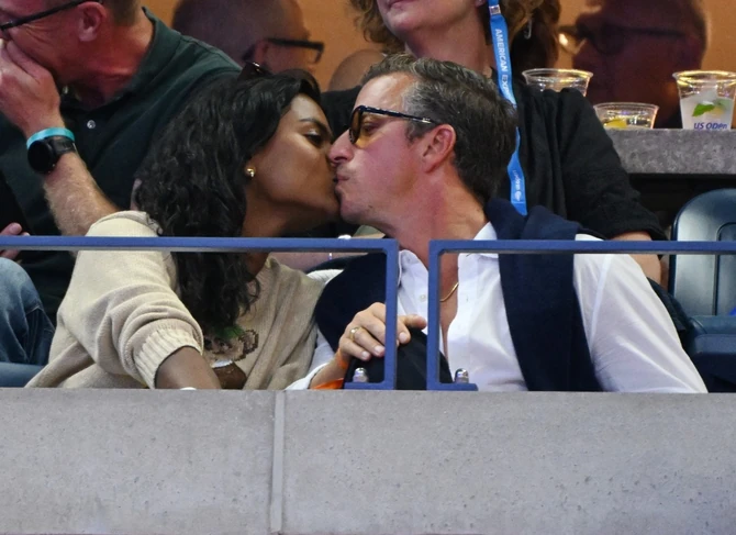 Simon Ešli sa partnerom