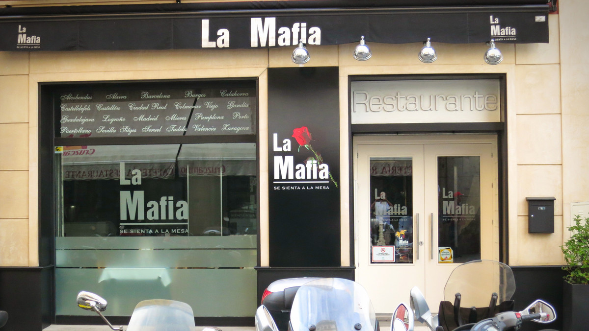 Restauracje na świecie mają mafijne nazwy. Włosi: obrzydliwe zjawisko
