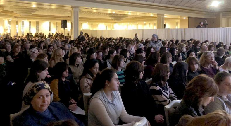 Despite measles warnings, anti-vaccine rally draws hundreds of ultra-Orthodox Jews