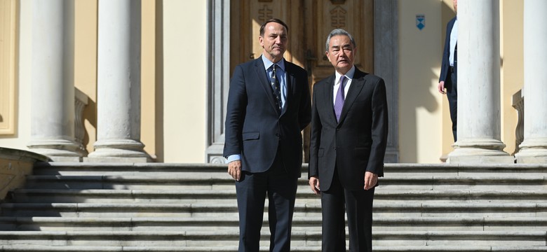 Trzy godziny rozmów z Chinami. Sikorski natychmiast informuje prezydenta