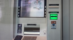 Bankomaty w odwrocie. Ich operatorzy są w trudnej sytuacji