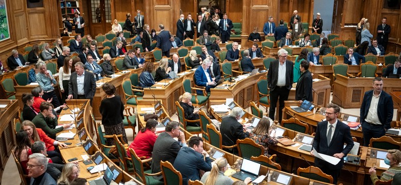 Spalisz Koran, złamiesz prawo. Parlament tego kraju zaostrzył przepisy