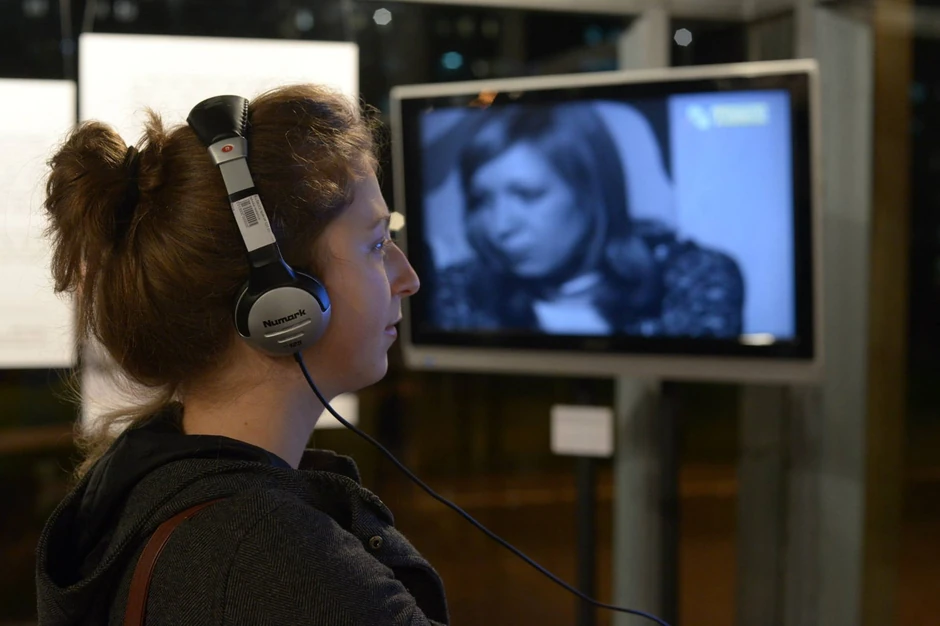 Na izložbi je zastupljen i audio-vizuelni materijal iz redakcije za istoriografiju TVB i Zagreb filma