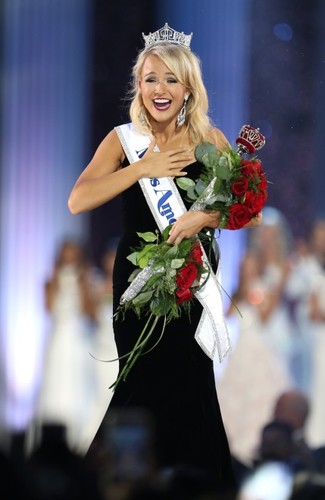 Miss Ameryki Savvy Shields