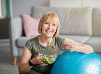 Nem csak a jó alak miatt fontos odafigyelni az étkezésre menopauza során