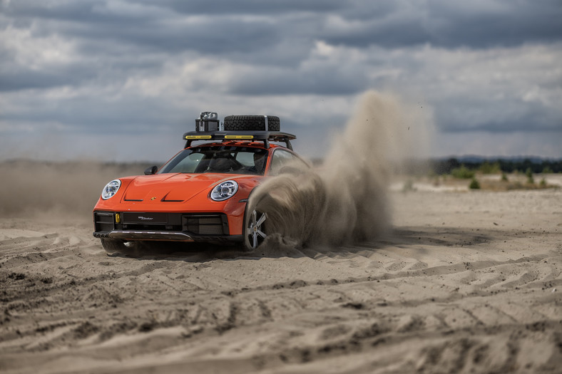 Porsche 911 Dakar RED58 Special w hołdzie Sobiesławowi Zasadzie