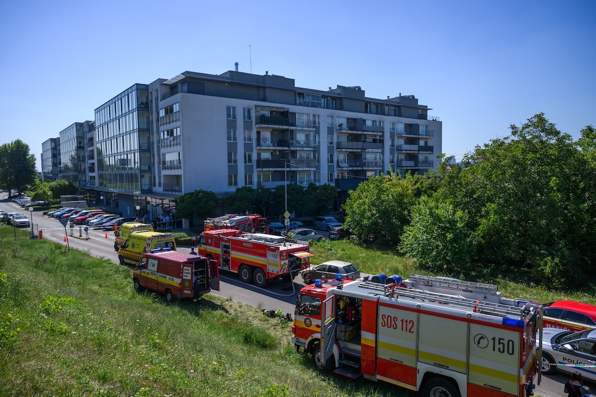 Pri požiari v bytovom dome v bratislavskom Ružinove zomreli dve deti.