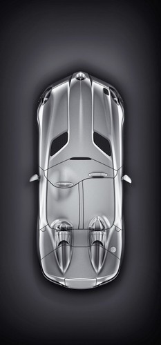 Kiedy już supermercedes stanie na parkingu wtedy z bagażnika trzeba wyjąć specjalne osłony zamykające dostęp do kokpitu