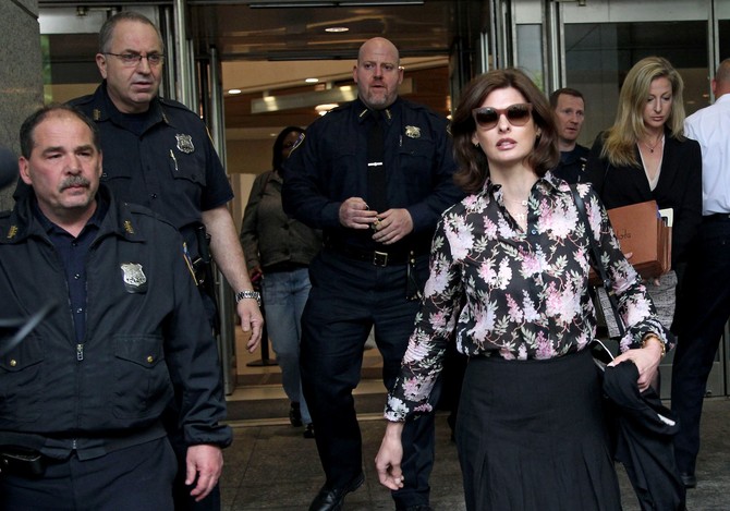 Linda Evanđelista pred sudom u Njujorku 2012. godine