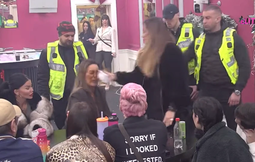 Ana Ćurčić prosula kafu u facu Mileni Kačavendi: Brutalan sukob bivših kuma u Eliti, obezbeđenje reagovalo