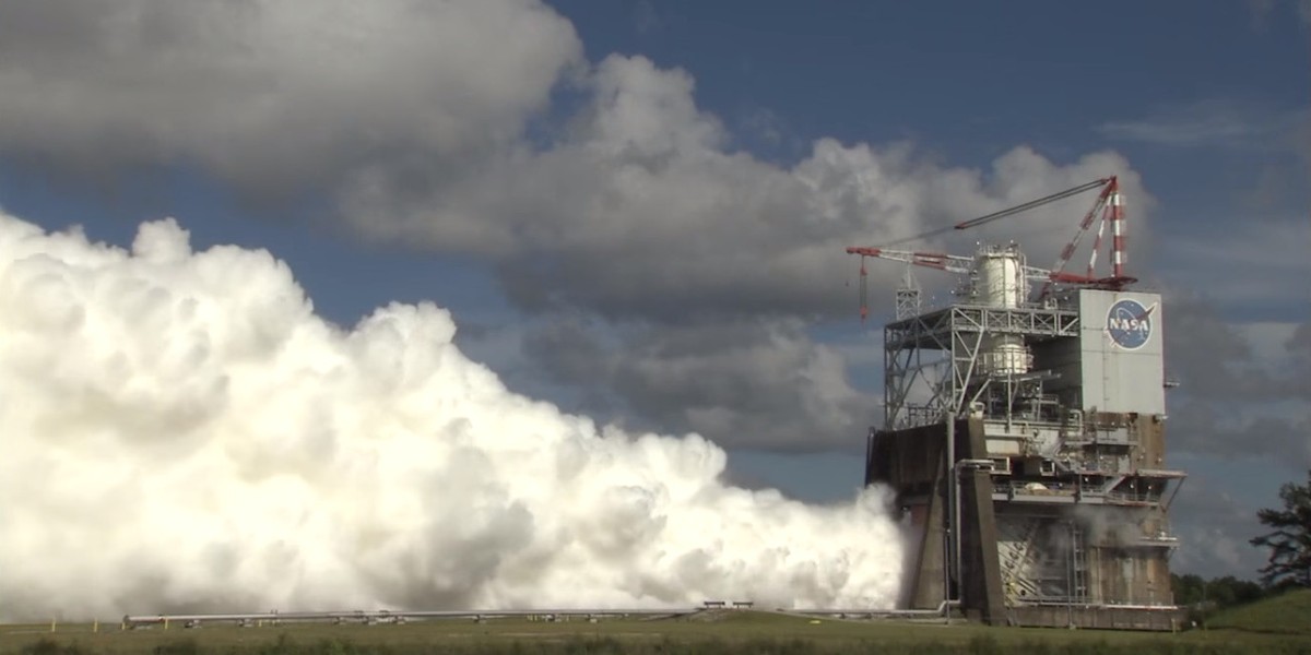 Silnik RS-25 pełnił wcześniej funkcję głównych silników w promach kosmicznych - te NASA odesłała już na emeryturę