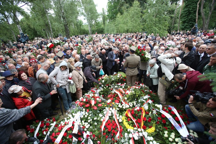 Pogrzeb generała Wojciecha Jaruzelskiego na cmentarzu wojskowym na Powązkach