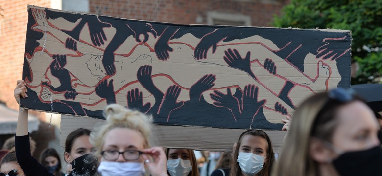 Pracodawcy odczuli strajk kobiet. "W pełni wspieramy i szanujemy ich wybór"