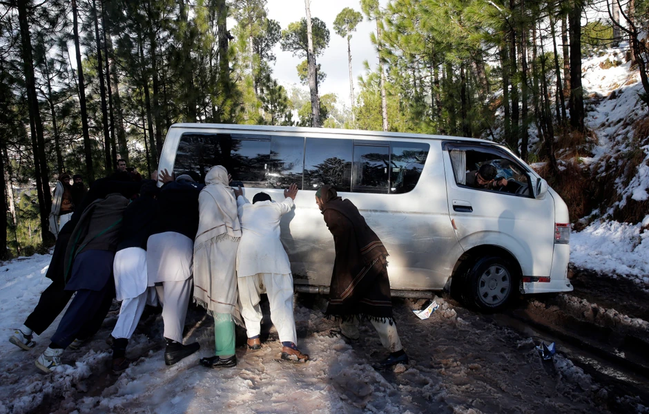 Pakistan snežna oluja