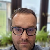 logo Tomasz Piwowarski