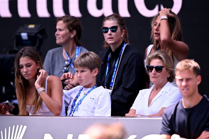Mirka Federer sa ćerkama i sinom