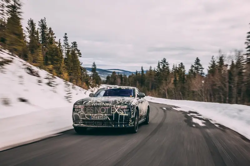 Rolls Royce testuje pierwszy elektryczny samochód superluksusowy