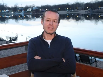 Prodao je pištolj da ne bi presudio sebi: Od vrhunca popularnosti pevač je došao do praznog doma i crnih misli