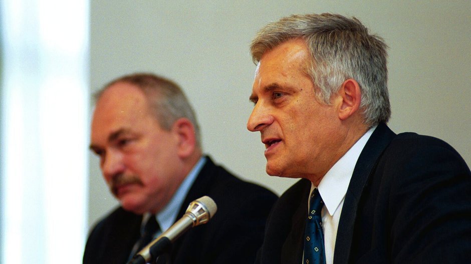 (od lewej Mirosław Handke i Jerzy Buzek. 1999 rok