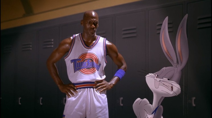 A Space Jamben a profi kosaras, Michael Jordan segített a Bolondos dallamok figuráinak / Fotó: Netflix