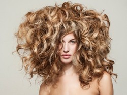 Jedno cięcie - wiele możliwości: wygodne i modne fryzury na wiosnę 2015