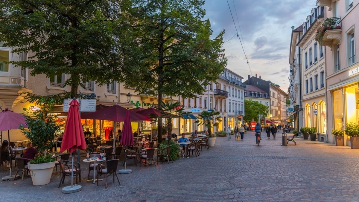 Bogaci Rosjanie wyjeżdżają z Baden-Baden. Niemcy żałują