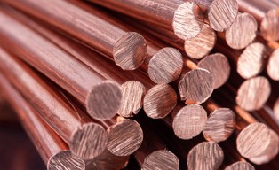 Trump zagroził 50 proc. cłem na import miedzi. Ceny w USA gwałtownie rosną