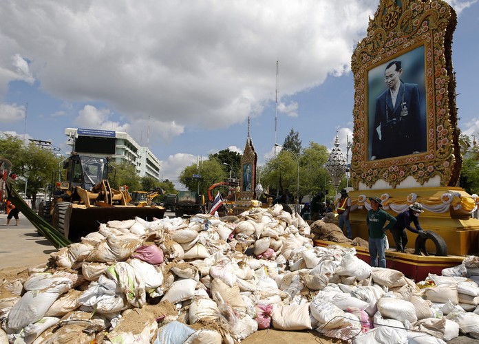 Przewrót wojskowy w Tajlnadii. Fot. EPA/RUNGROJ YONGRIT
