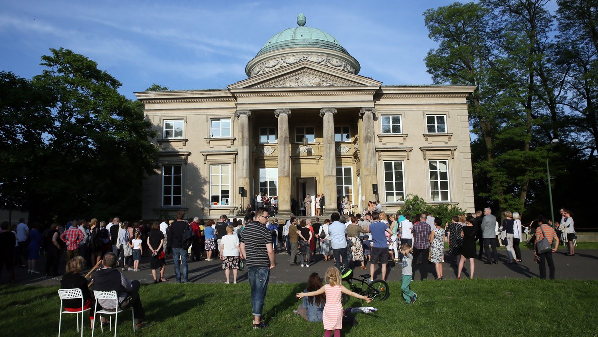 Wystawa "Wanda Czełkowska. Retrospekcja" w Muzeum Rzeźby w warszawskiej Królikarni jest przeglądem prac aktywnej twórczo od ponad pięćdziesięciu lat rzeźbiarki. Będzie czynna od dzisiejszego wernisażu do 12 lutego 2017.