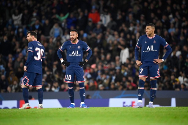 Piłkarze PSG Lionel Messi (L), Neymar (C) i Kylian Mbappe (P)