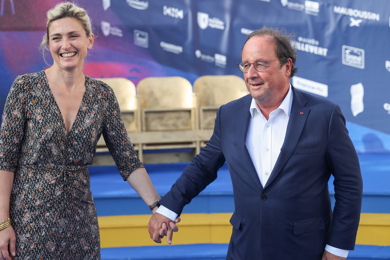 Julie Gayet i Francois Hollande, sierpień 2023 r.