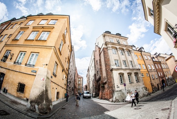 Stołeczny ratusz: CBA nie zatrzymało żadnej osoby obecnie zatrudnionej w ratuszu