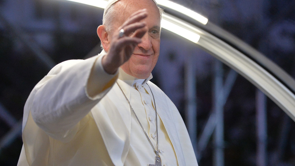 Papież Franciszek przewodniczył w piątek Drodze Krzyżowej na plaży Copacabana w Rio de Janeiro, najważniejszego wydarzenia kolejnego dnia 28. Światowych Dni Młodzieży. W wygłoszonej homili papież podkreślił znaczenie krzyża Chrystusa i wezwał młodych do walki z niesprawiedliwością na świecie. Wspomniał również o skandalach trapiących Kościół katolicki.