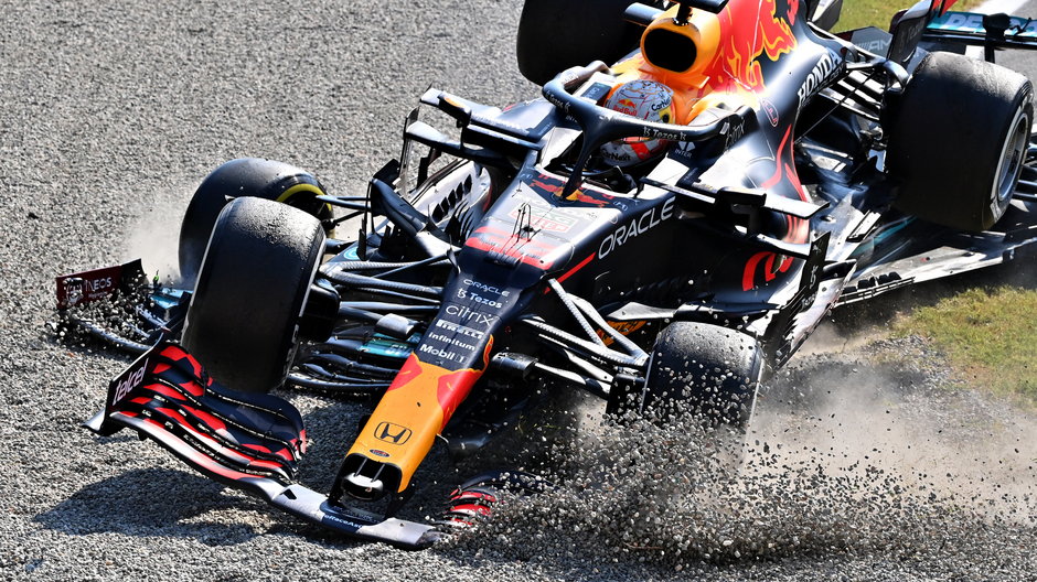 Wypadek Maxa Verstappena i Lewisa Hamilton podczas GP Włoch (12 września 2021 r.)