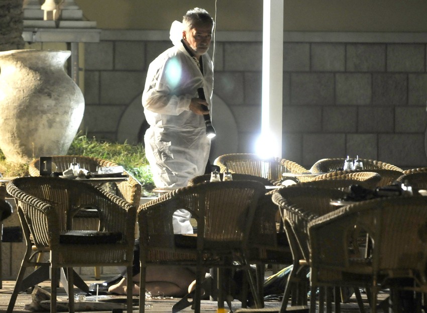 Uviđaj posle u kafeu „Palma“ posle ubistva Gorana Pejovića